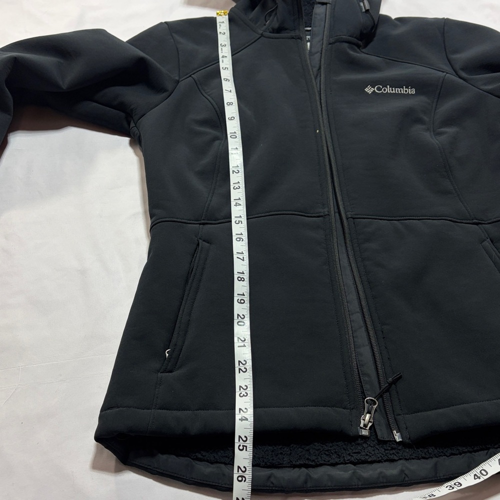 Columbia women’s winter coat with hood size small - Picture 5 of 7